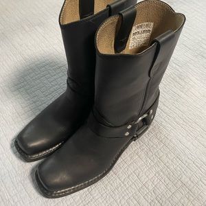 Durango 10” Harness Boot NWOT